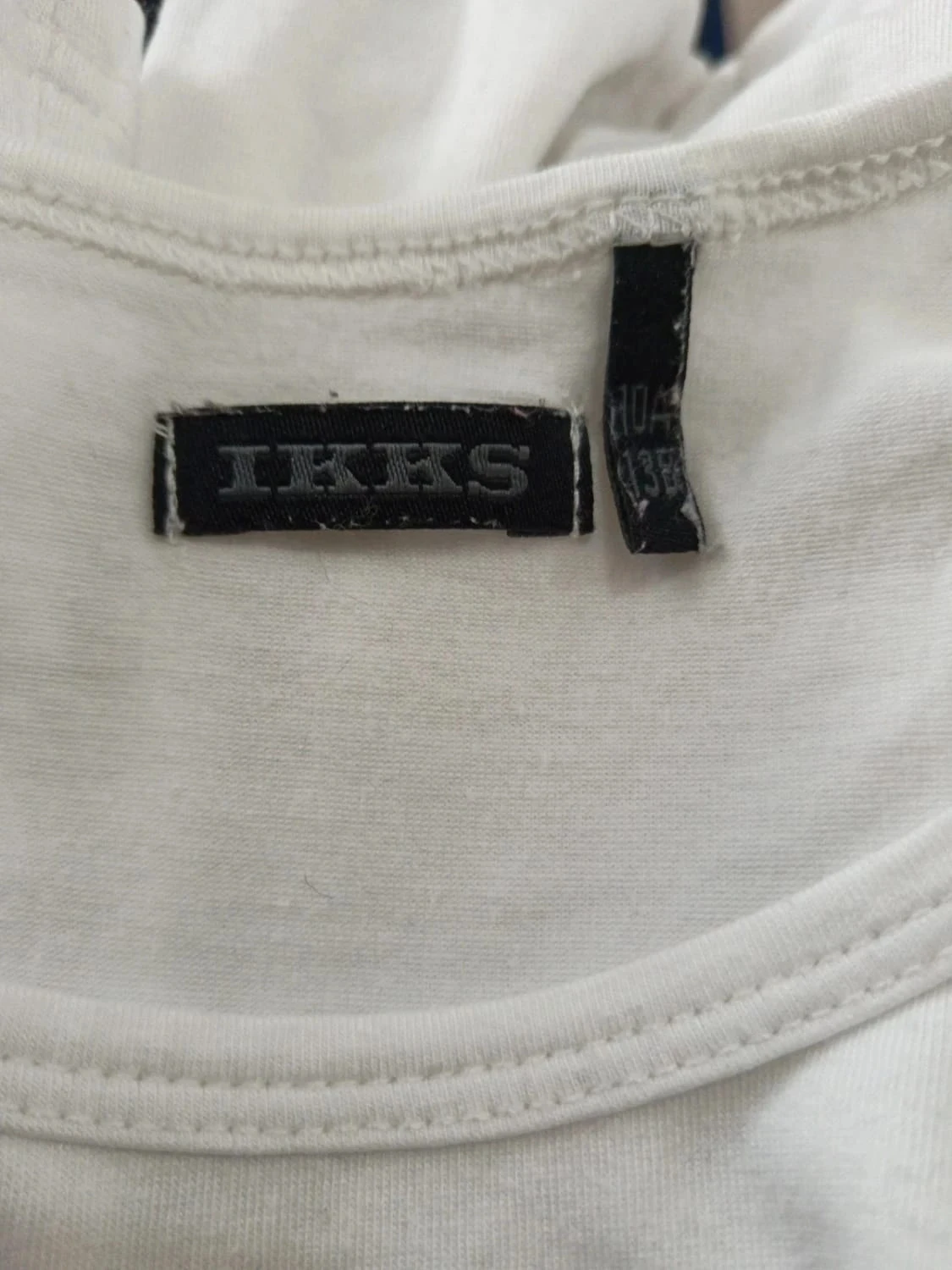 Camiseta C28 branca IKKS 10 anos – photo 3